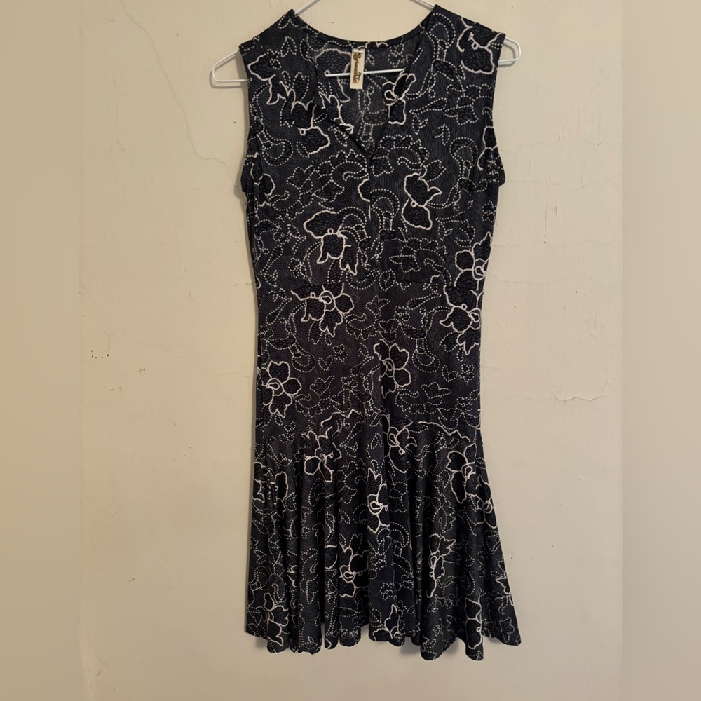 Shoreline sleeveless gray/blue & white dress fit & flare size small